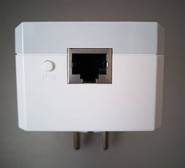DLAN-Adapter mit Pairing Button