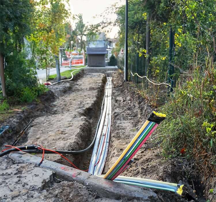 Glasfaserkabel in der Erde